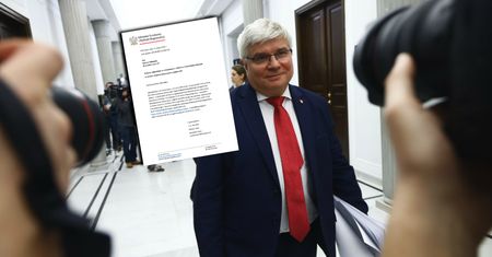 "Wyjątkowo nieudany fikołek". Komentują tłumaczenia Macieja Laska o ekspertyzach ws. CPK