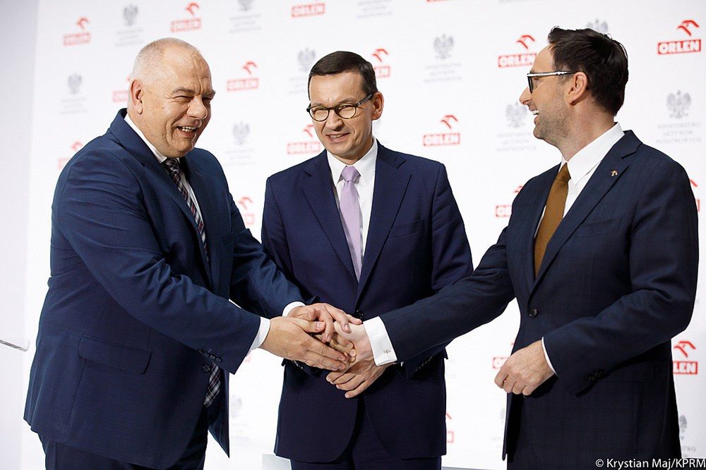 Były minister Jacek Sasin, były premier Mateusz Morawiecki i były szef Orlenu Daniel Obajtek