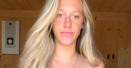 Aleksandra Żebrowska pokazała bliznę po cesarskim cięciu i kpi: "Poród przez GARDŁO" (FOTO)