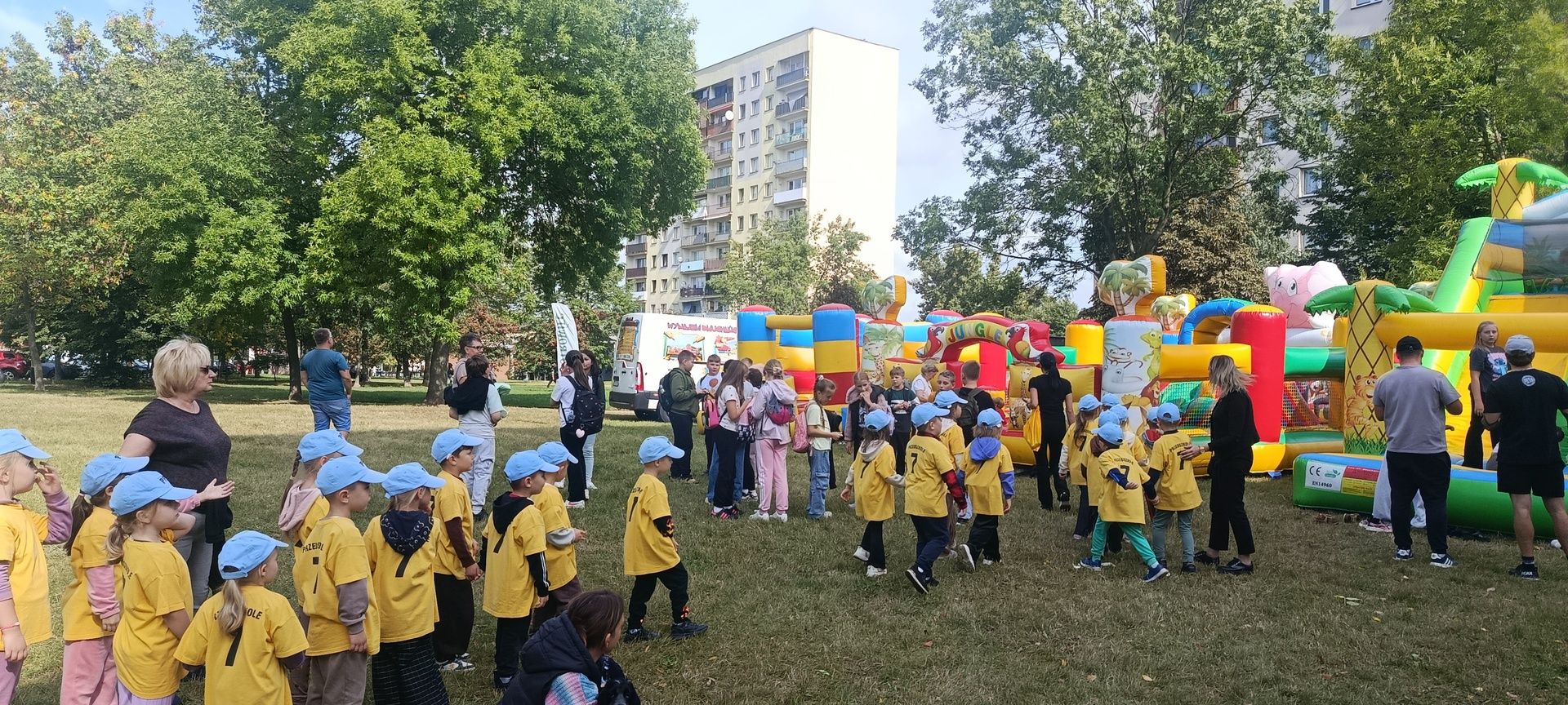 Prawie 1500 osób posprzątało Ostrowiec.
