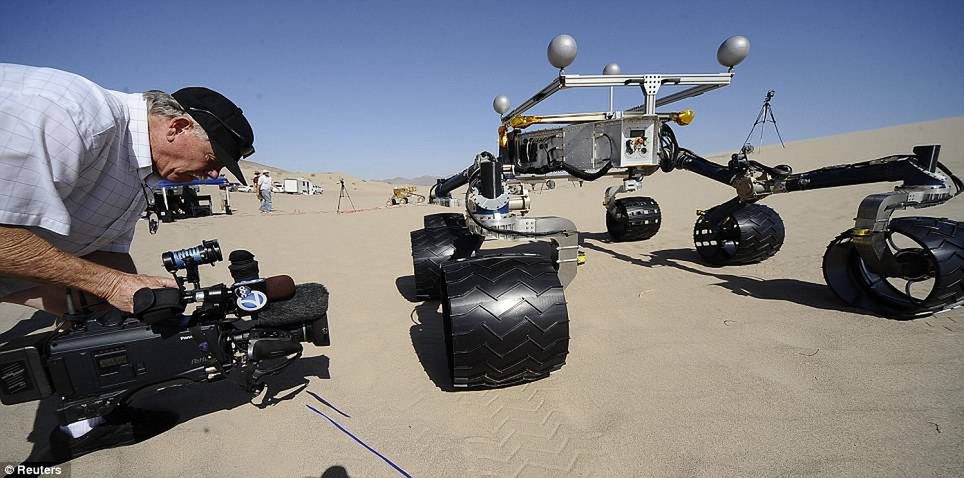 Marsjański łazik Curiosity (Fot. Daily Mail)