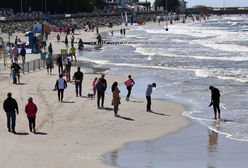 Kołobrzeg. Dramatyczna sytuacja na plaży. Pręt przebił nogę kobiety