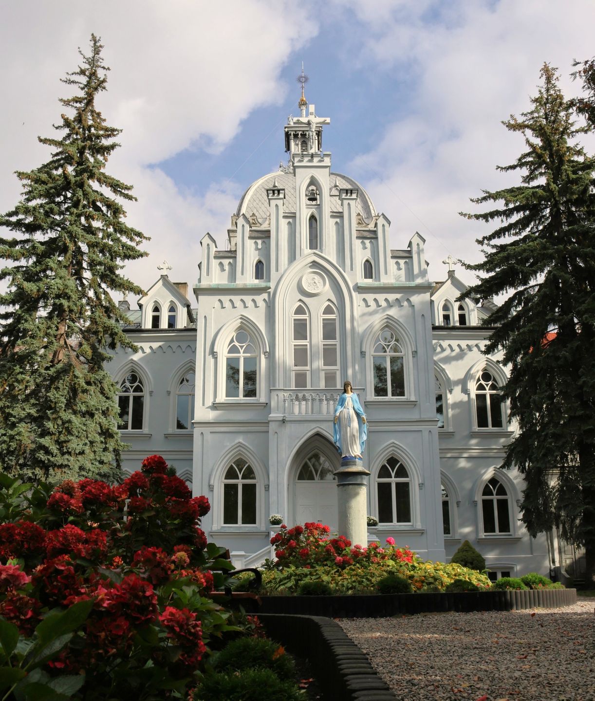 Odnowiona elewacja 