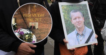 Grób "Szarego Człowieka". Po wyborach uwagę zwraca szczegół