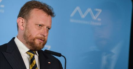 Łukasz Szumowski przed komisją śledczą? Minister wybucha śmiechem