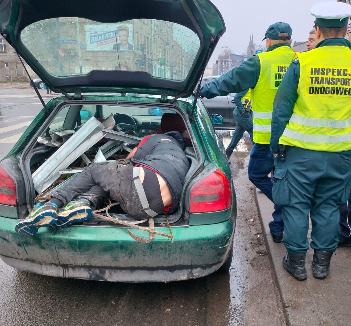 Był tak "zmęczony", że zasnął w bagażniku. Obywatelskie zatrzymanie w Łodzi