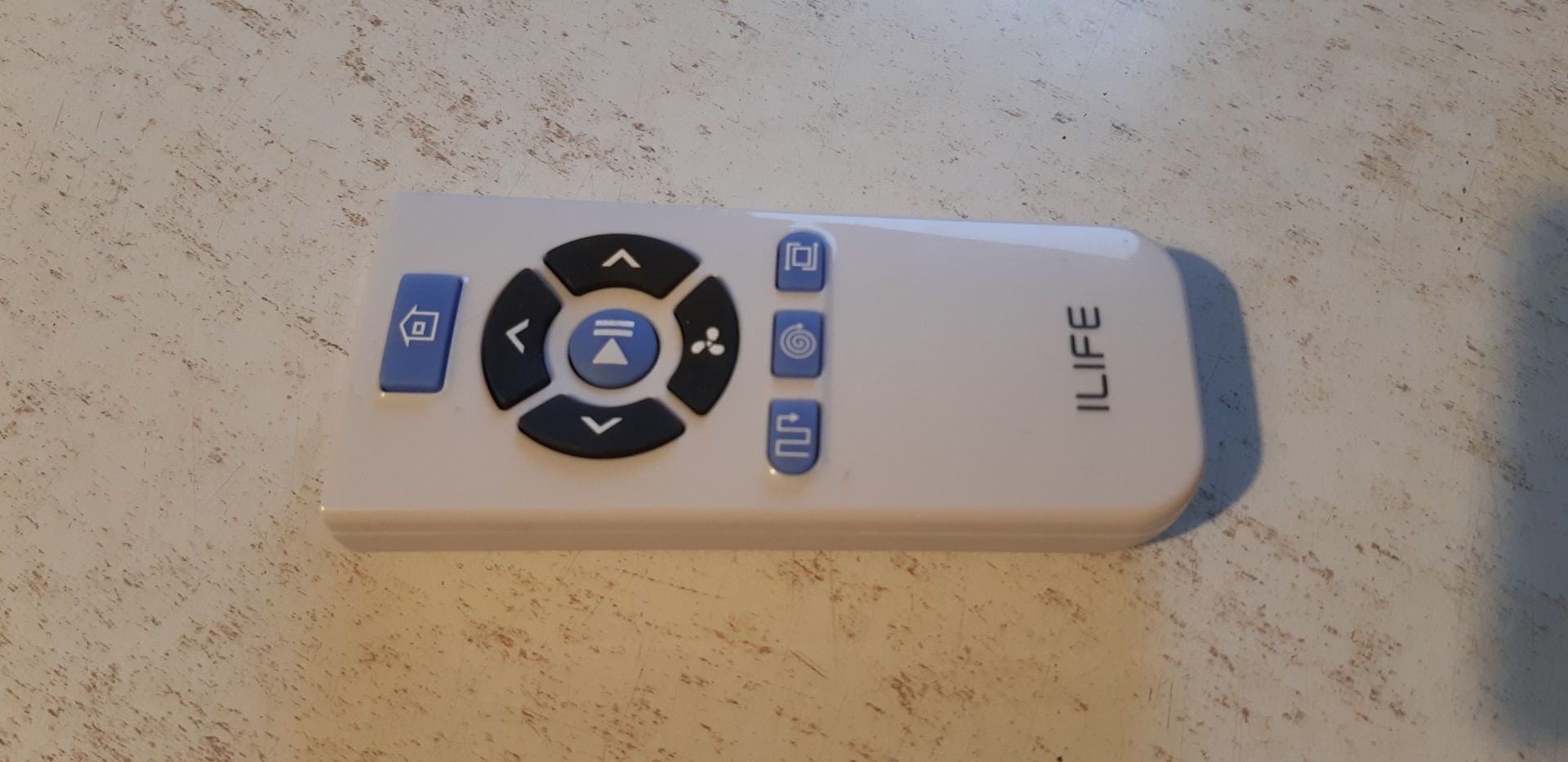 iLife V8S, robot sprzątający w konfrontacji z czteroosobową rodziną i dwoma psami 10