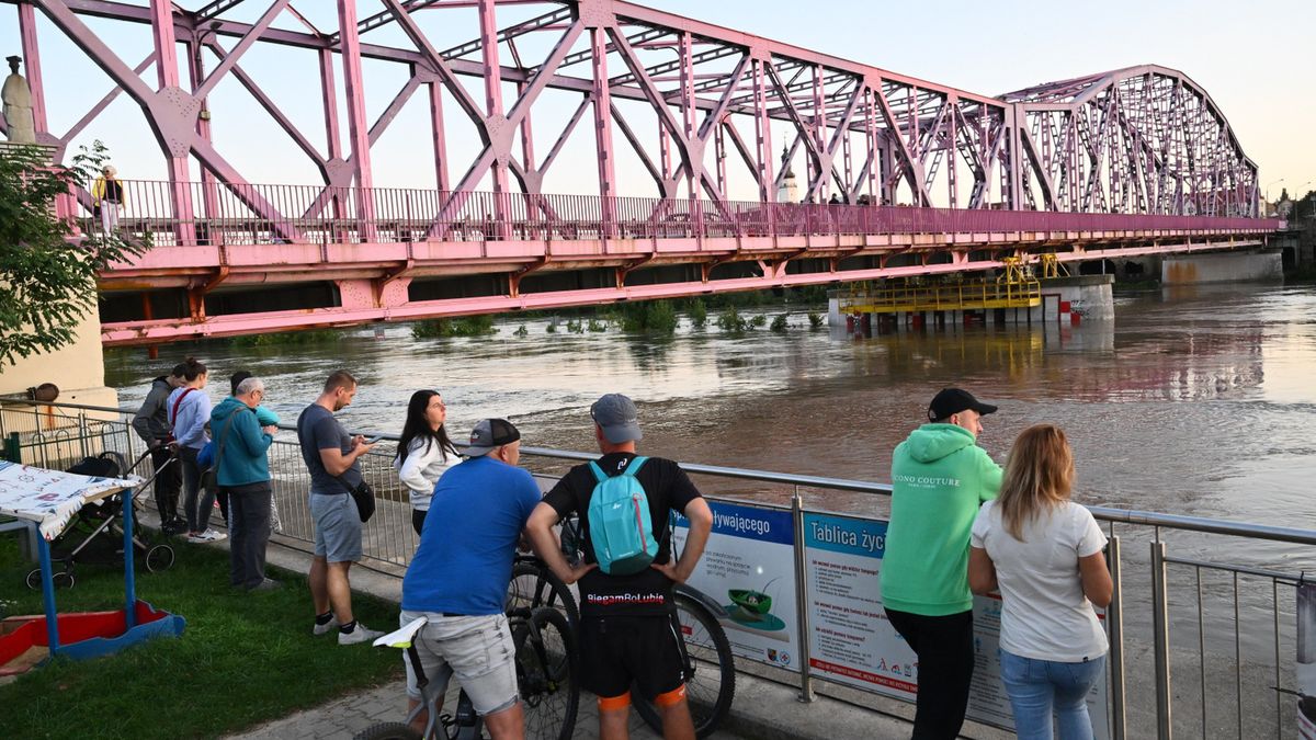 Poziom Odry zaczął się podnosić. Starosta zdecydował o ewakuacji  