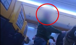 Awantura na pokładzie Ryanaira z Krakowa.  Pijany pasażer przesadził