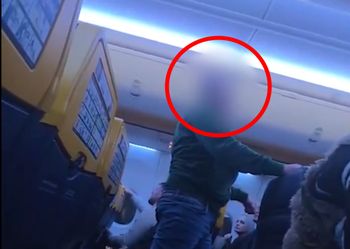 Awantura na pokładzie Ryanaira z Krakowa.  Pijany pasażer przesadził