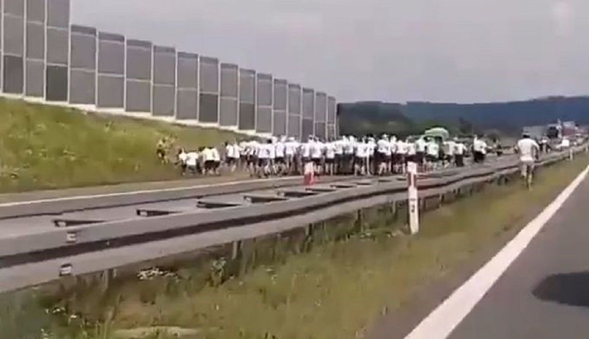 Ustawka kiboli na A4. Jest nowe, nieznane wcześniej nagranie [WIDEO]