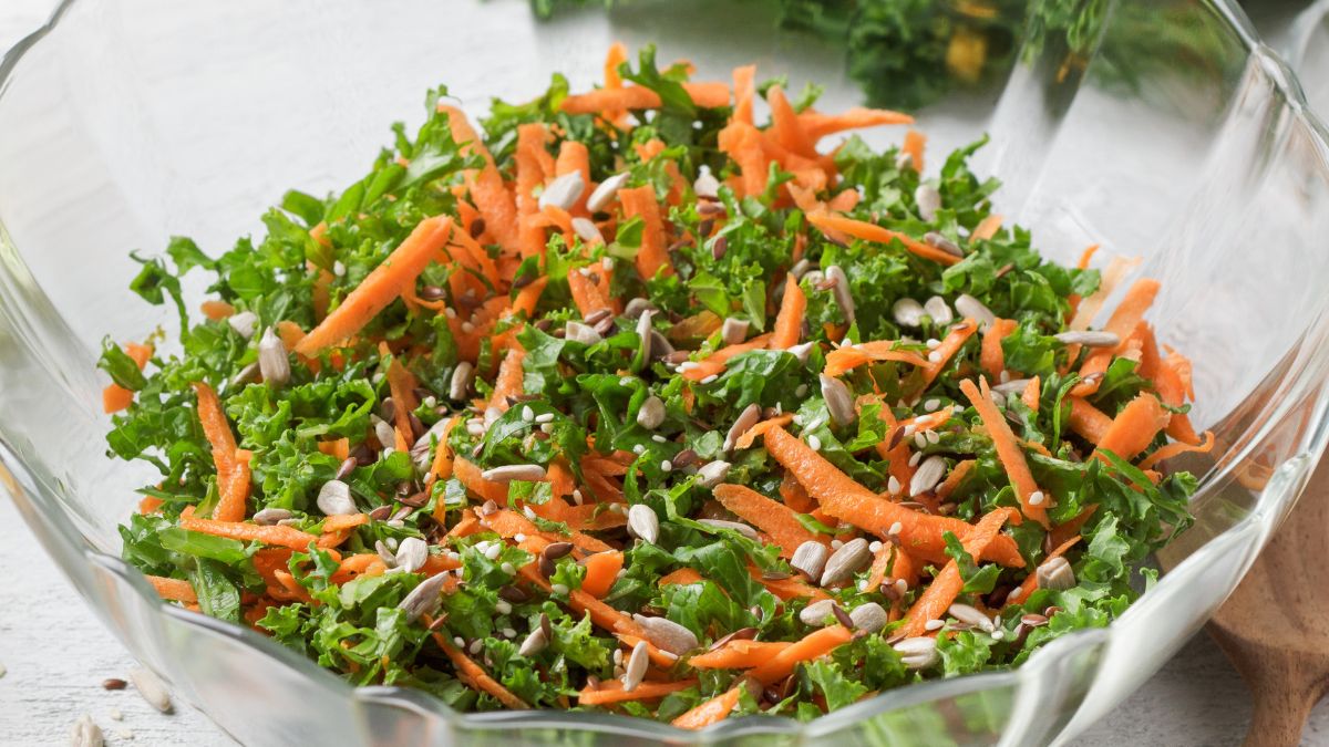 Zielona surówka pełna łatwo przyswajalnego żelaza