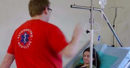 Dolny Śląsk. Nauczyciel akademicki z Legnicy rozdawał klapsy. Poniesie karę