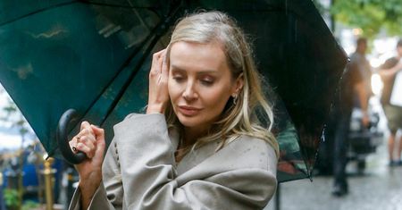 Agnieszka Woźniak-Starak pożegnała ukochanego psa: "Nie doczekał świąt. Odszedł dzisiaj. Serce mi pękło"