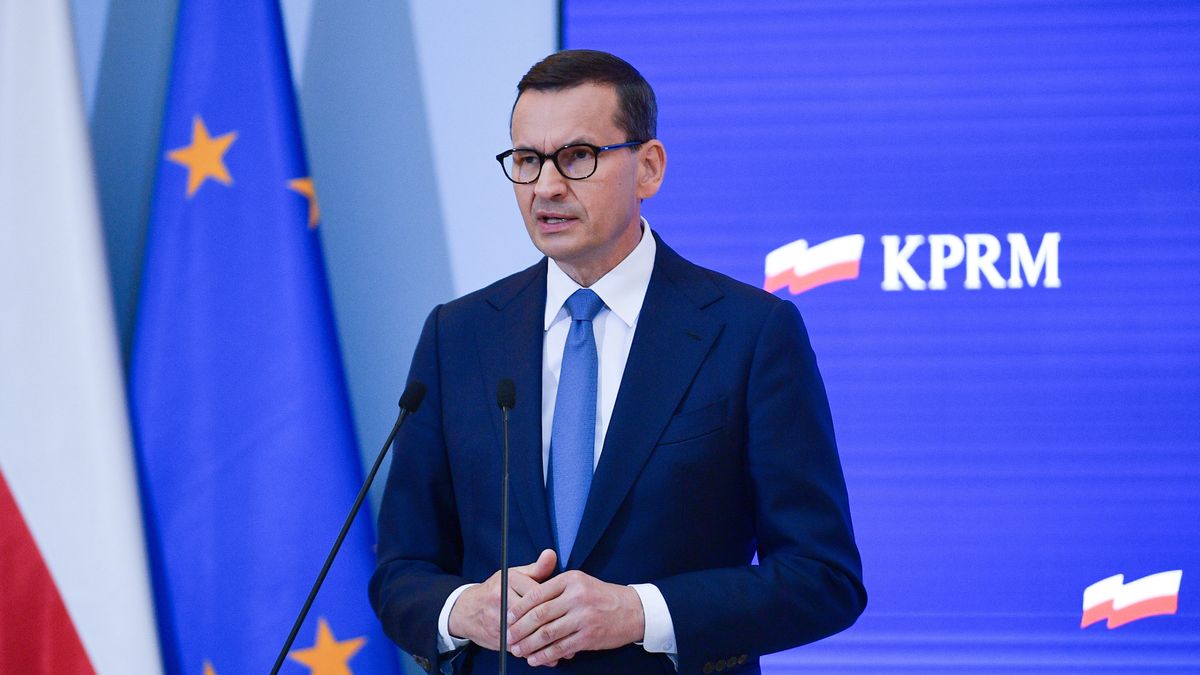 Warszawa, 30.08.2022. Premier Mateusz Morawiecki podczas konferencji prasowej w siedzibie Kancelarii Prezesa Rady Ministrów w Warszawie, 30 bm. Konferencja dotyczyła budżetu na 2023 rok. (sko) PAP/Marcin Obara