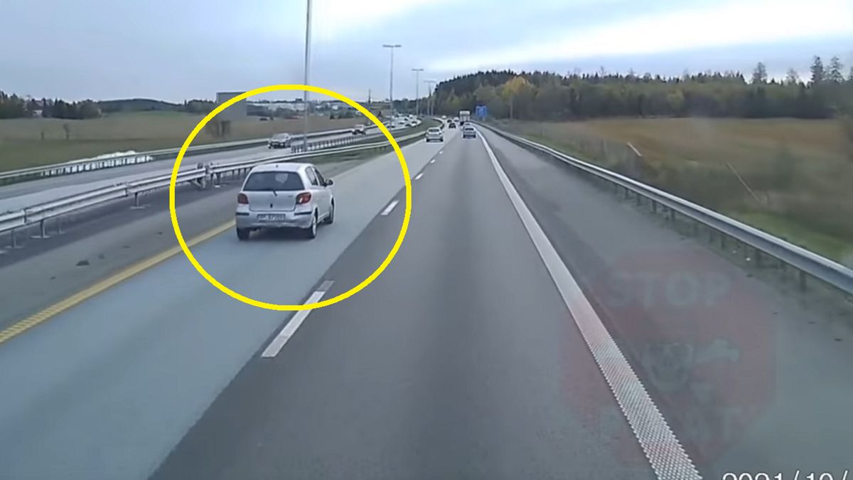 Kierujący toyotą stracił nad nią kontrolę