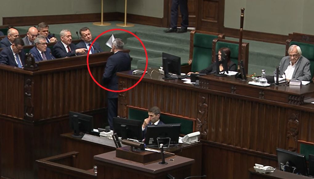 Sejm. Debata ws. szefa MON