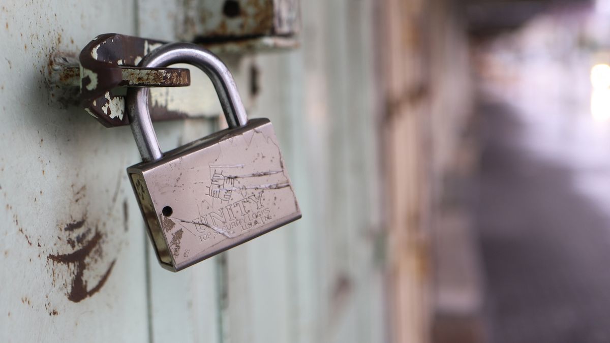 HEBRON, WEST BANK - DECEMBER 9: A view of a locked shop as Palestinians staged a general strike in protest of Israeli plans to build a new settlement in  in the West Bank city of Hebron (Al-Khalil) on December 9, 2019. Shops and public and private institutions shut their doors as part of the strike, according to a reporter in the city. (Photo by  Mamoun Wazwaz/Anadolu Agency via Getty Images)