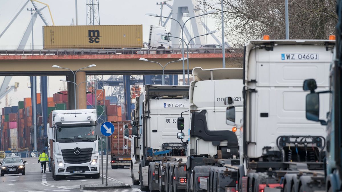Ogromne kolejki w porcie w Gdyni
16.11.2023 Gdynia Port Ogromne kolejki
Fot. Wojciech Strozyk/REPORTER
N/z: Gdynia Container Terminal GCT
Wojciech Strozyk/REPORTER