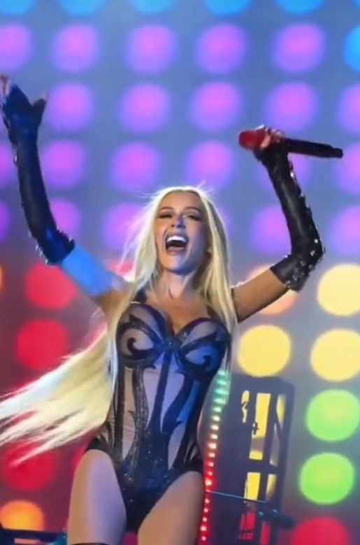 Christina Aguilera podczas koncertu w Meksyku