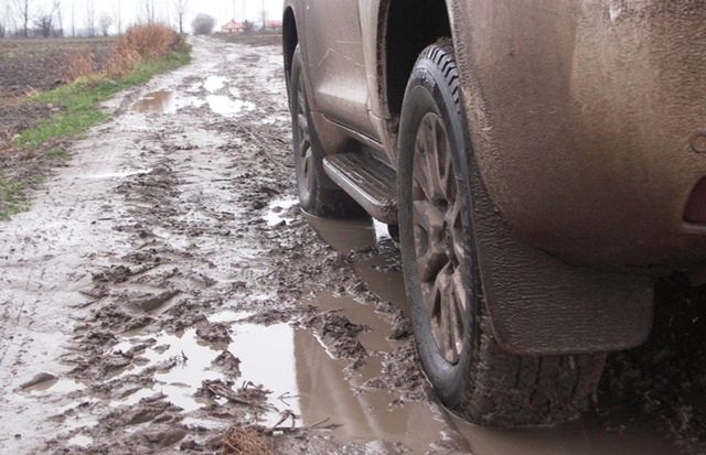 Jeszcze tydzień temu po przejeździe tą drogą auto nadal było białe ;-)