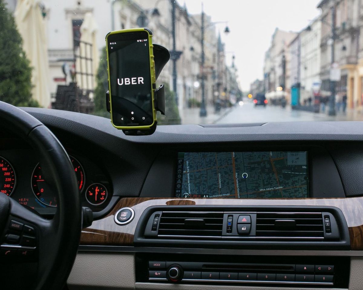 W Warszawie wystartował UberEATS. Są już pierwsze komentarze