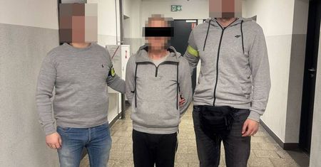 Seniorka chciała pomóc „policji” w zatrzymaniu oszustów. Straciła wszystkie oszczędności