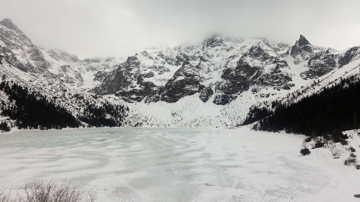 Morskie Oko zimą