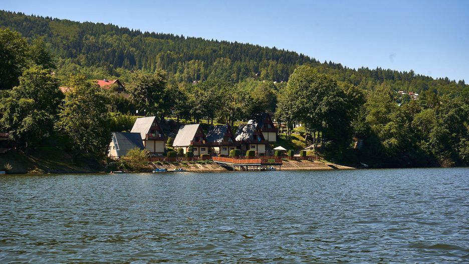 Domki nad jeziorem