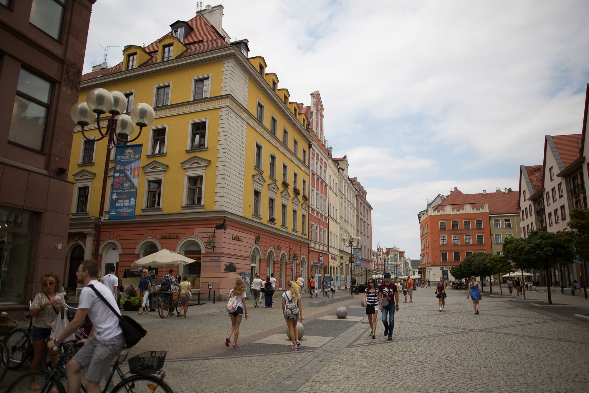 Sigma 24-35 mm f/2 Art - czy jest w stanie zastąpić trzy stałki? [recenzja] 147