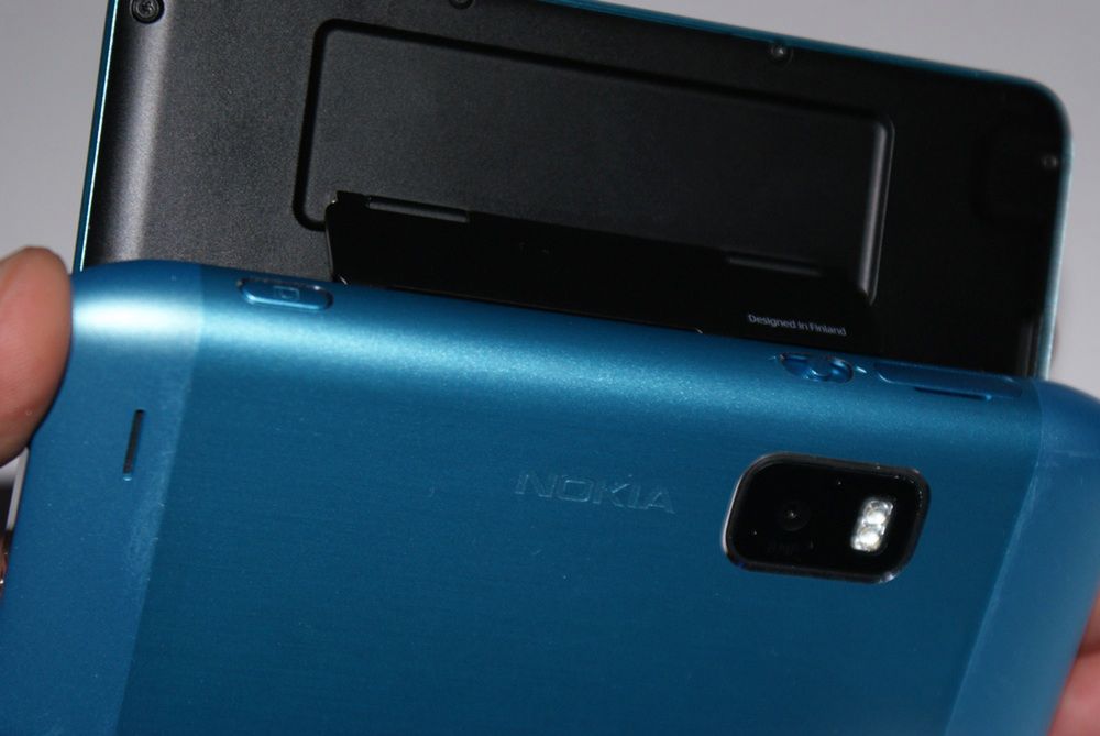 Nokia E7 – klasa, biznes i Symbian^3 [pierwsze wrażenia] 6