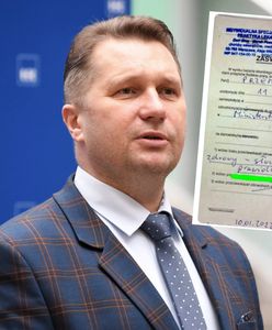 "Ty głuchy jesteś?" Minister odpowiada i publikuje "zaświadczenie" lekarskie