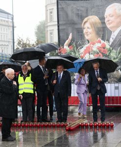 Krzyki i oskarżenia w trakcie miesięcznicy. Jest reakcja rządzących