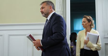 "Jest mi bardzo przykro". Błędy w raporcie komisji ds. represji