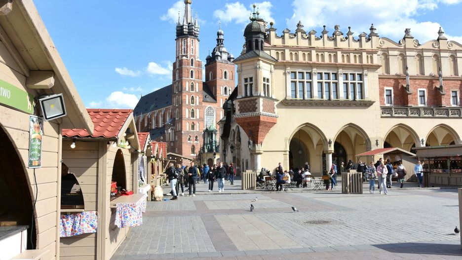 Krak�w AlMa
PHOTO: ALBIN MARCINIAK / EAST NEWS   Kiermasz swiateczny, Targi Wielkanocne na Rynku w Krakowie,   Poland, Krakow, April, 2022, Fair, Easter, in the, Main Market Square, fair, stalls, merchant stands,
Albin Marciniak