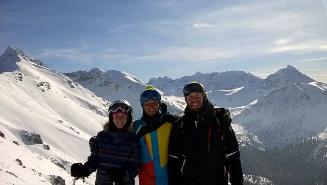 Ada i Michał Wołonkiewiczowie ze swoim instruktorem Marcinem - wszyscy już nie mogą doczekać się sezonu narciarskiego