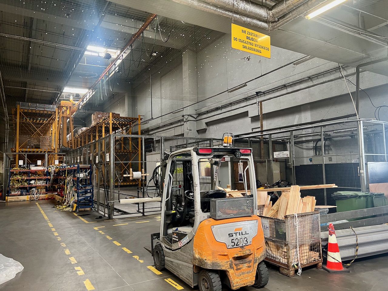 LS Airport Services. Terminal cargo