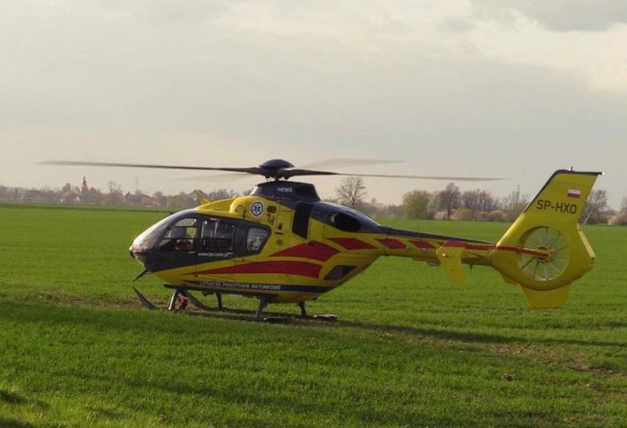 W całym kraju stoi 1/4 karetek, do wypadków muszą latać helikoptery 