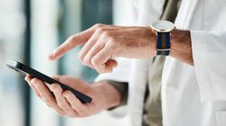 Włochy. Pielęgniarz pomógł zdalnie przy dwóch porodach 