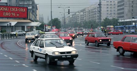 Tym jeździliśmy w latach 90. Rozpoznasz modele kultowych aut?