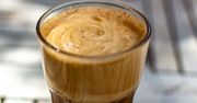 Puszystą piankę nalewam do szklanki i piję jak deser. Nie znam lepszej kawy mrożonej