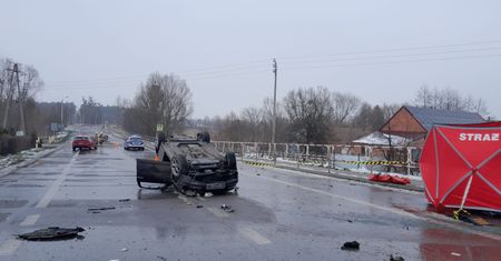 Nagle stracił panowanie na prostej drodze. Tragedia na DK 812
