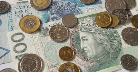 Ponad 1,1 mln Polaków otrzymało nowe świadczenie z ZUS. Limit to 5935,47 zł brutto
