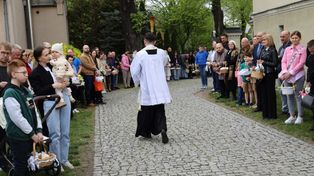 Święconka w Pleszewie? Gdzie i o której święcenie pokarmów w Wielką Sobotę? Sprawdź godziny. Co włożyć do koszyczka na święconkę?