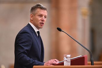Głos wyborczy dla 16-latków? Magyar chce rewolucji na Węgrzech