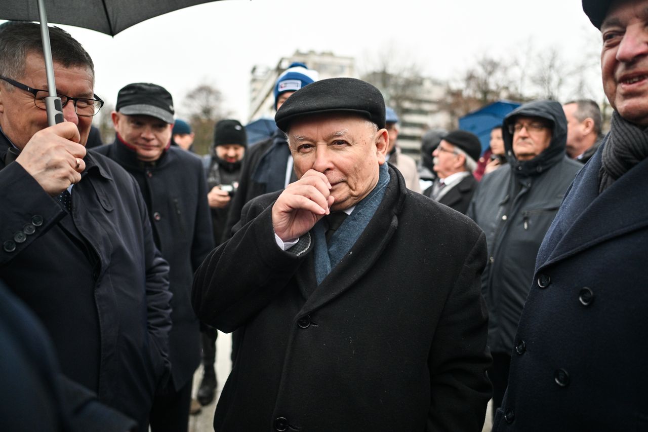 Kaczyński zmienił zdanie? Politycy wrócą do telewizji