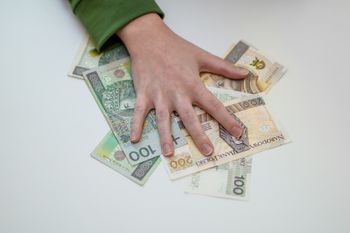 Znalazłeś pieniądze lub telefon? Weszły w życie nowe zasady