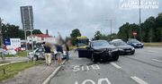 Warszawa: Zderzenie Mercedesa z elektrycznym BMW na Białołęce