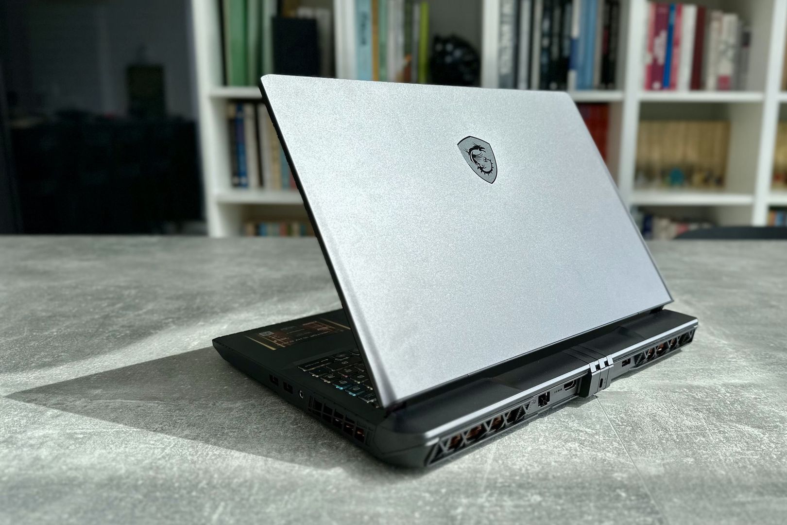 MSI Vector 16 HX AI