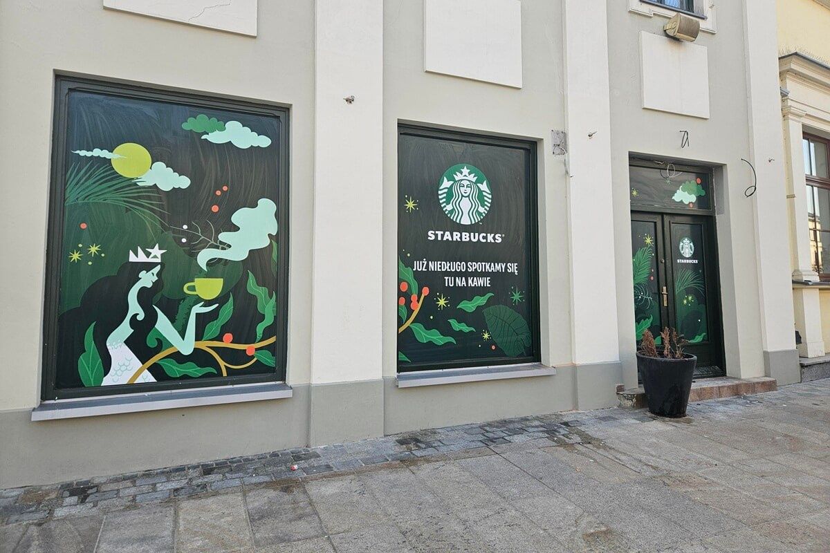 Kawiarnia Starbucks przy deptaku w Lublinie